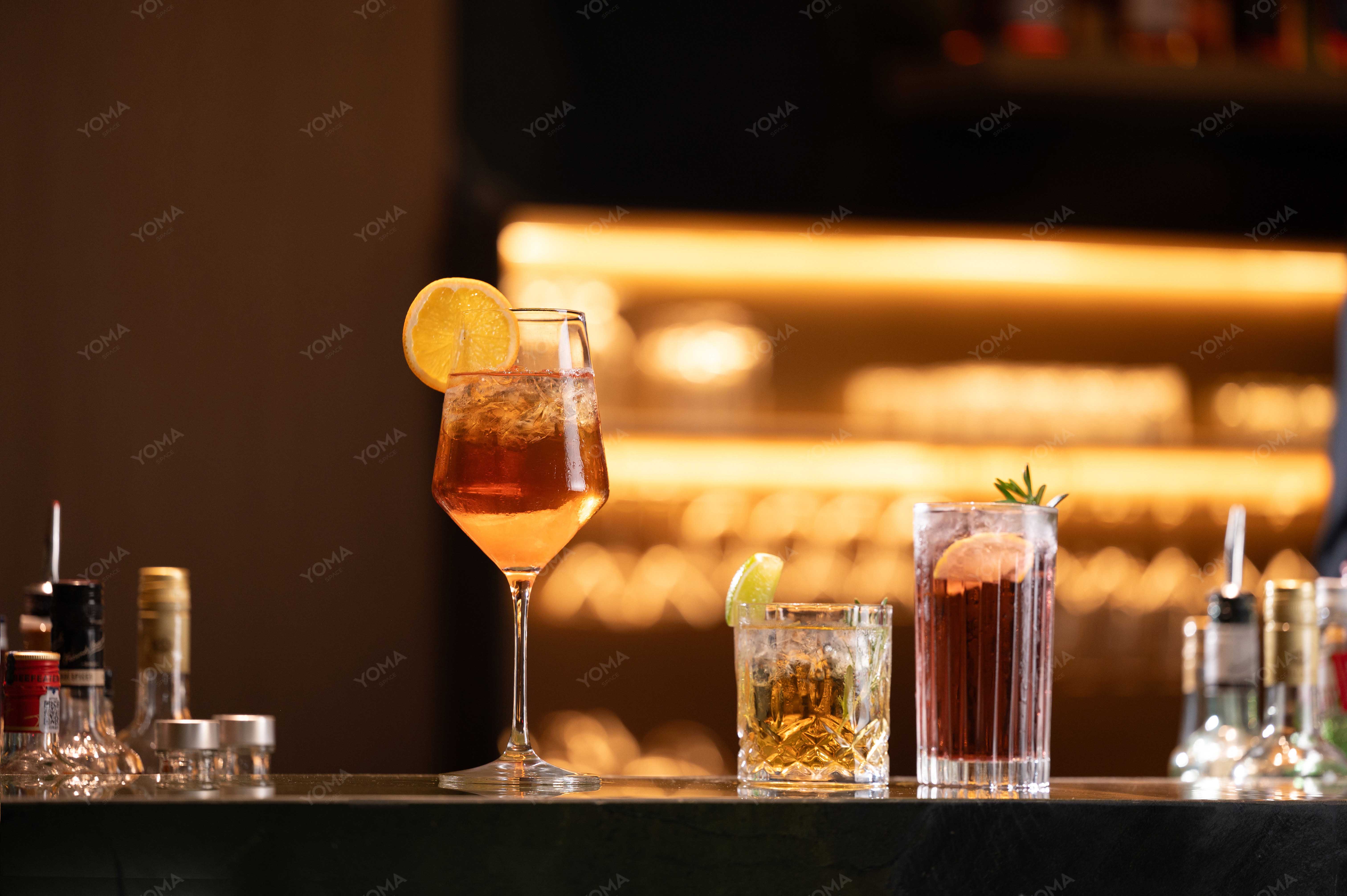 行政酒廊_调酒 (1).jpg