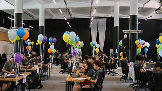 "algoleague-aF7J_PW_trM-unsplash.jpg"