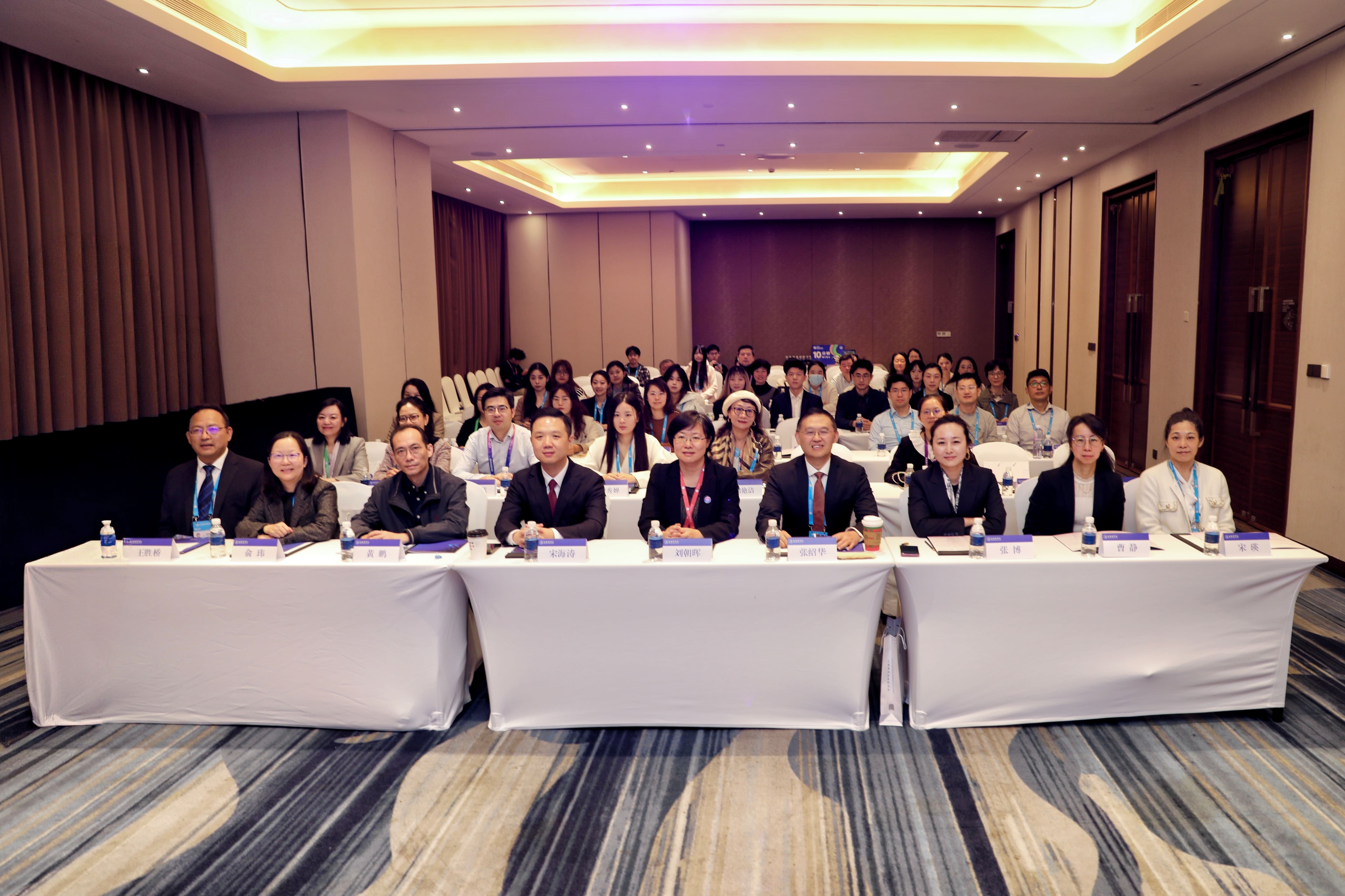 汇客云亮相进博会第十届商业论坛，共话商贸高质量发展新机遇